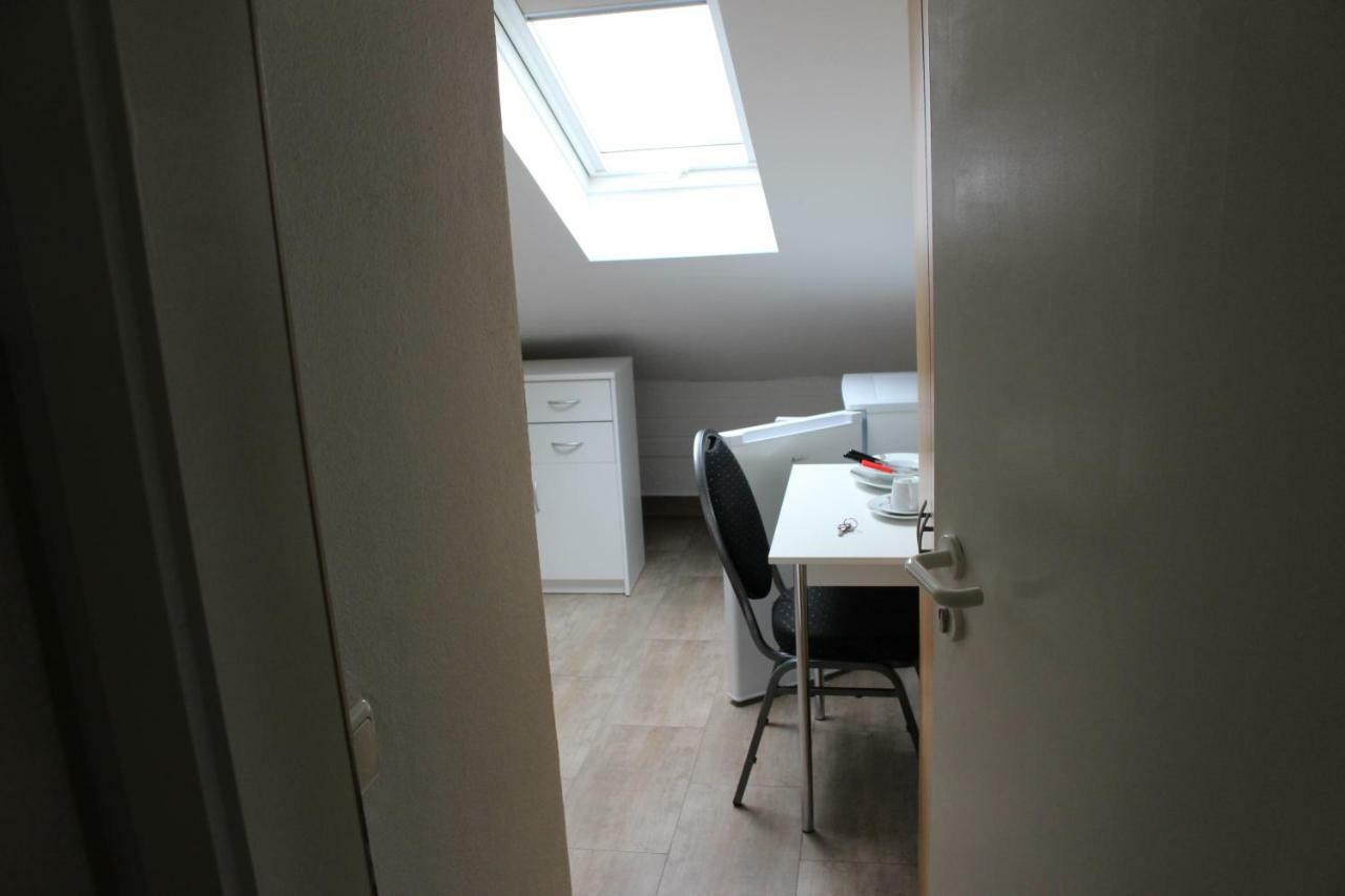 Zv-Scholtz Gaestehaus Neuoetting Simbacher Strasse 7 外观 照片