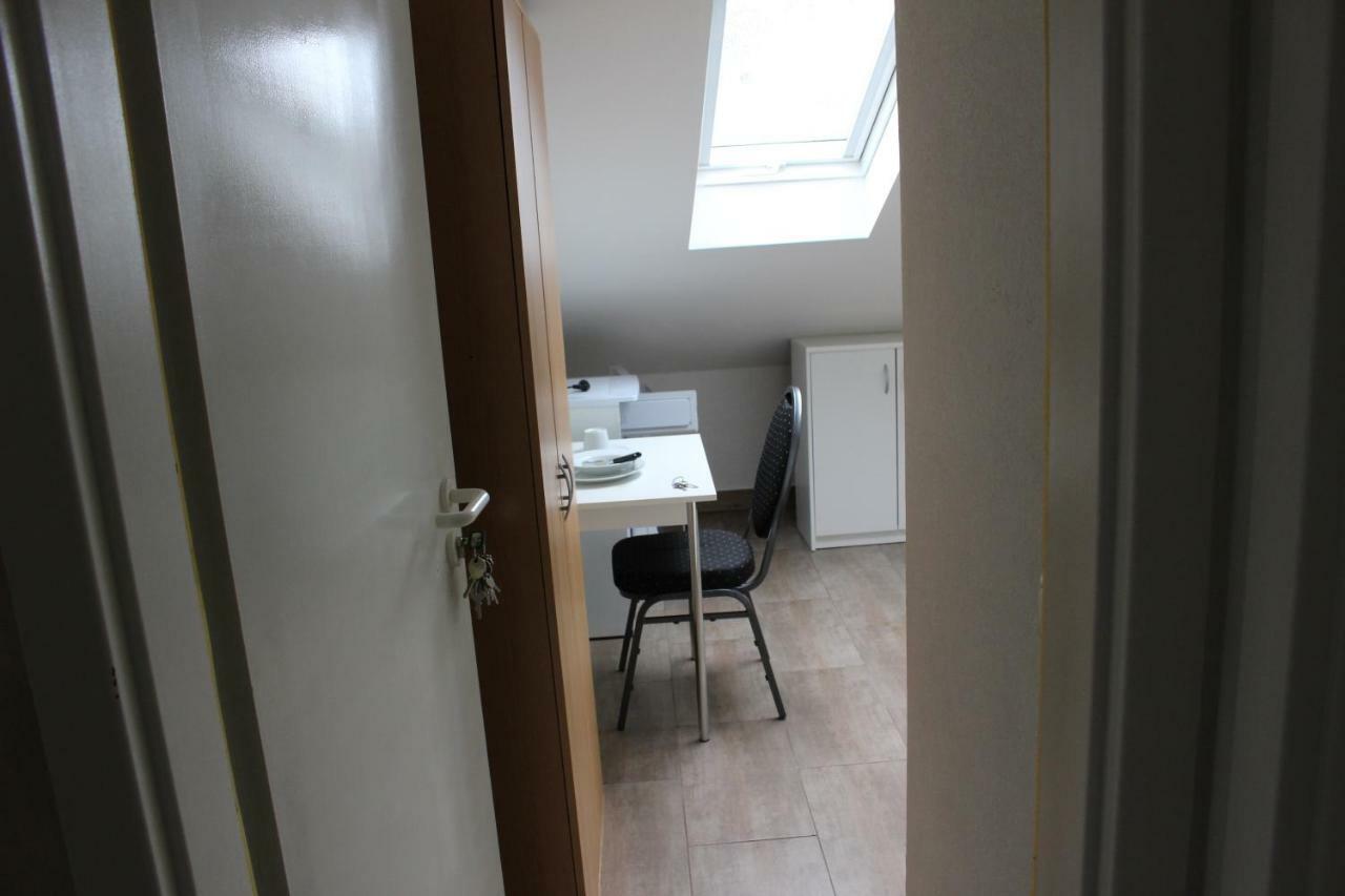 Zv-Scholtz Gaestehaus Neuoetting Simbacher Strasse 7 外观 照片